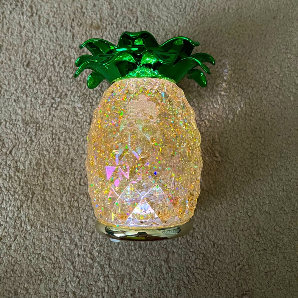 Bath and body works pineapple single wick candle water globe